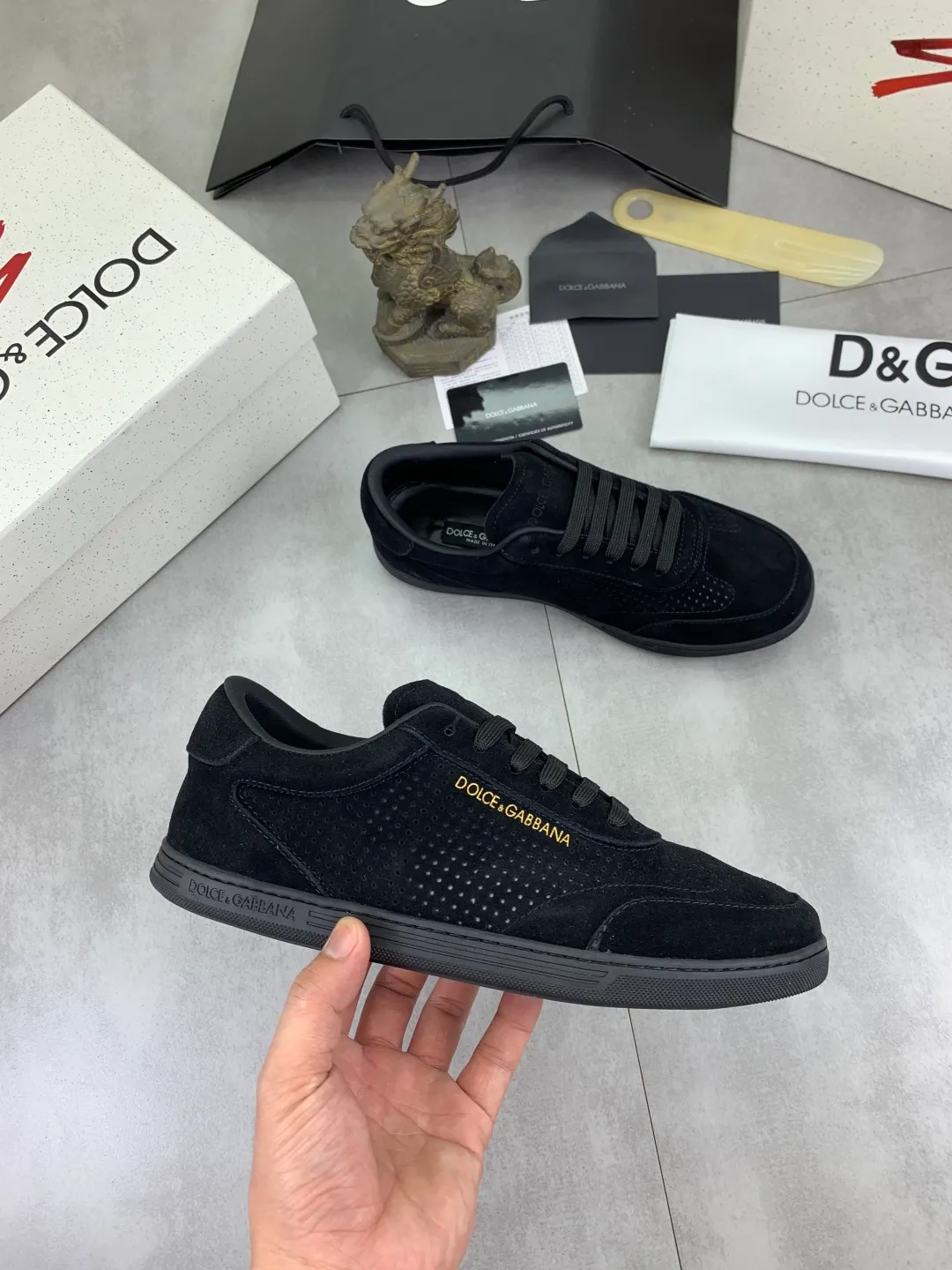 Men's shoes P500 💰 [New model] The latest hot model, top original quality, the official website is synchronized with "DOLCE&GABBANA [Dolce & Gabbana] ~ High Quality." The effect is low-cut casual DG men's shoes, loved by many celebrities, using high-end imported first-layer frosted calfskin with punched logo design + cowhide feet, simple and elegant, perfect interpretation of the latest inspiration for shoes, classic and fashionable integration, luxury dream, dominating fashion Suitable for drivers, light and comfortable to drive, light and breathable for outdoor travel, high-end quality, trustworthy, 3️⃣color🉑️choice! Code number: 38-46